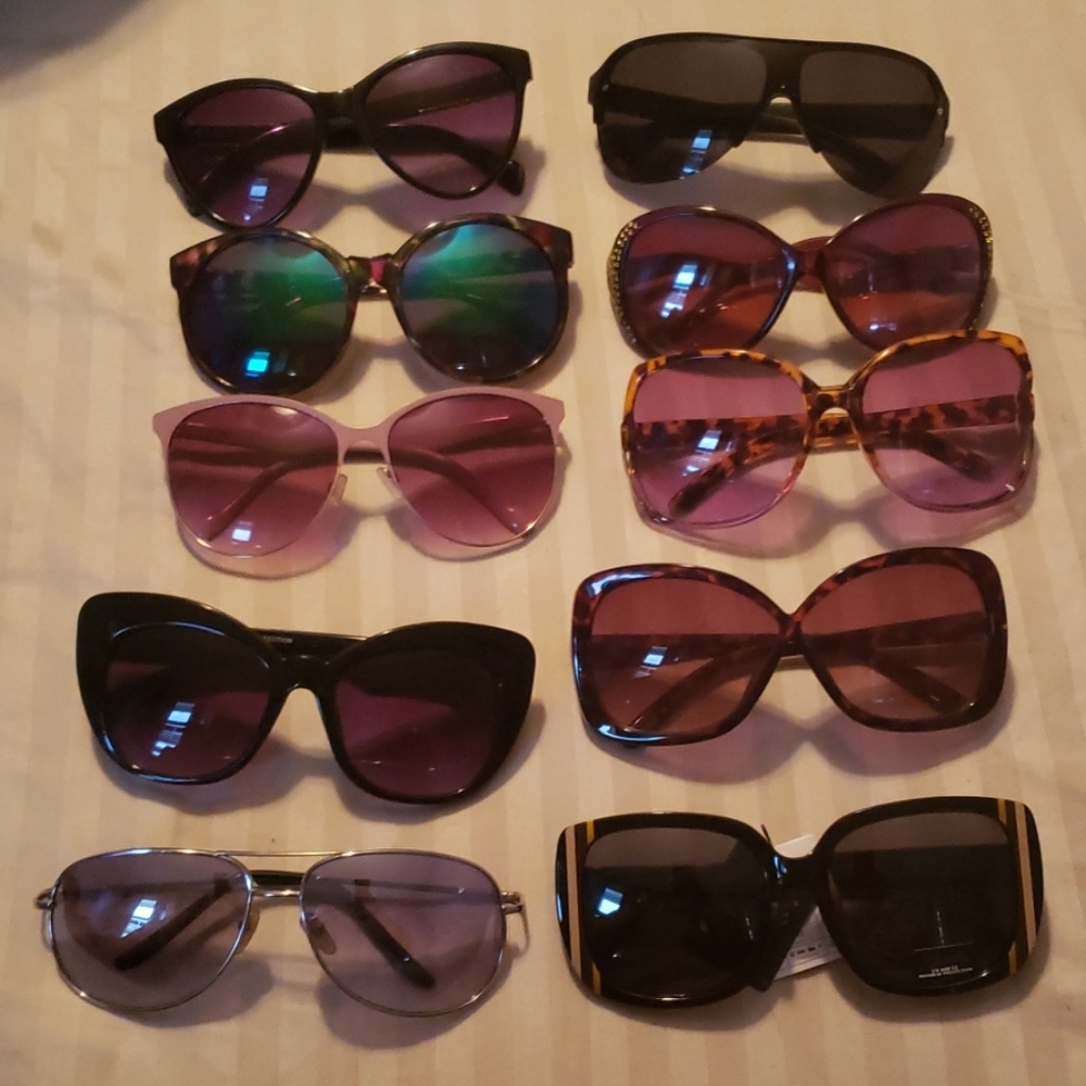 Lot of 10 ladies sunglasses